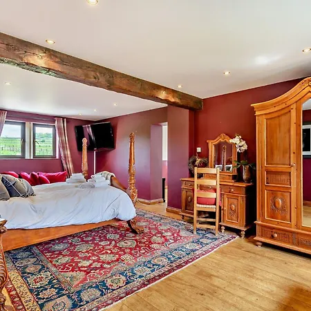 8 Bed In Pateley Bridge 95111