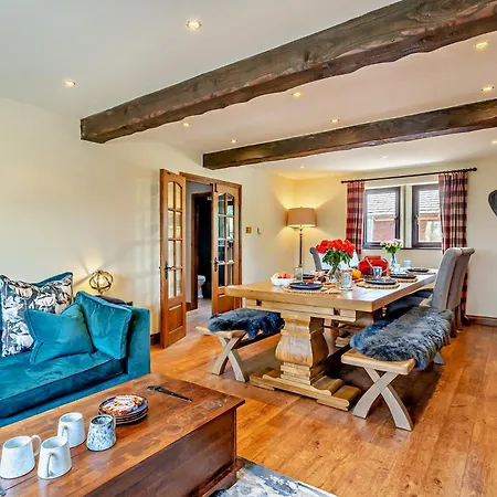 8 Bed In Pateley Bridge 95111 *