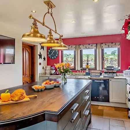8 Bed In Pateley Bridge 95111 Holiday home *