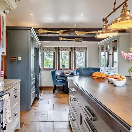 8 Bed In Pateley Bridge 95111 * Sawley (North Yorkshire)