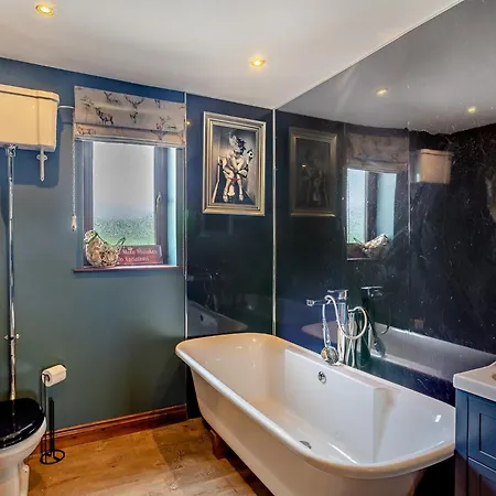 8 Bed In Pateley Bridge 95111 Holiday home Sawley (North Yorkshire)
