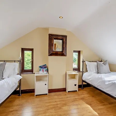 8 Bed In Pateley Bridge 95111