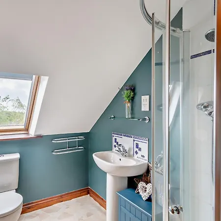 8 Bed In Pateley Bridge 95111 *