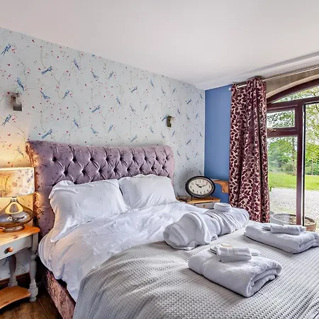 8 Bed In Pateley Bridge 95111 Holiday home Sawley (North Yorkshire)