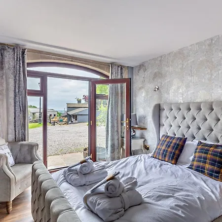 8 Bed In Pateley Bridge 95111 *